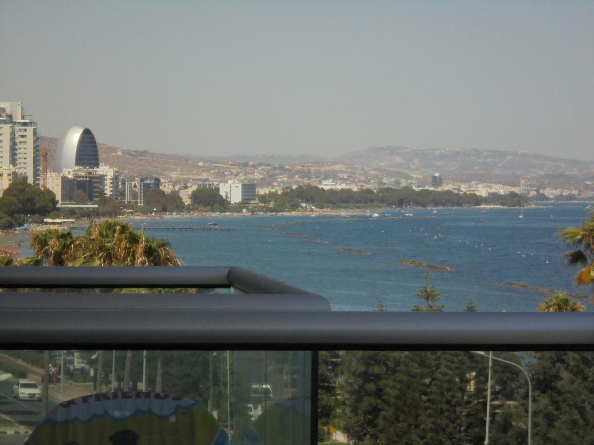 Kermia Court - Beach-Front, Modern 2 Bedroom -Sleeps 6 Лимасол Экстерьер фото